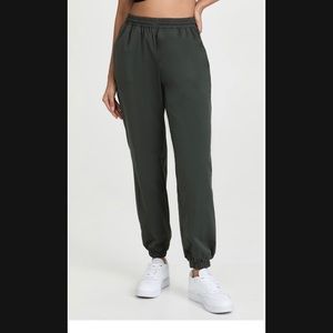 Good American Brushed Track Joggers Pants Size 2XL in Green.